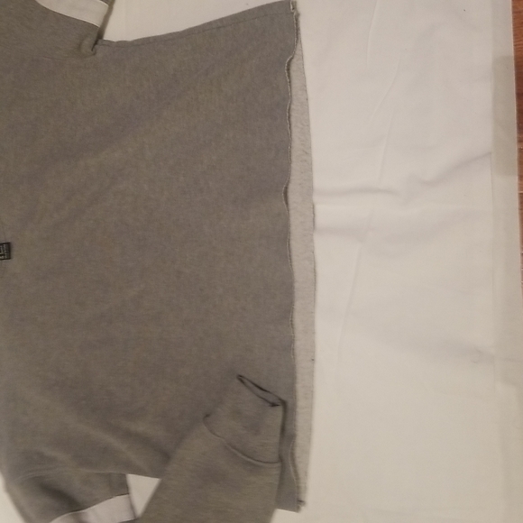 Forever 21 gray cropped sweatshirt, sz Small EUC - Picture 5 of 5